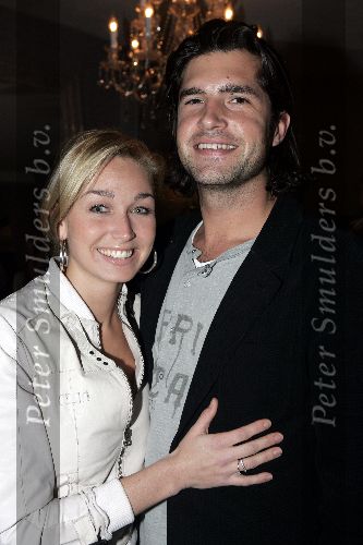 Amsterdam 16 november 2005
Presentatie cosmopolitan in Mansion.
Do zangeres met haar vriend Mark