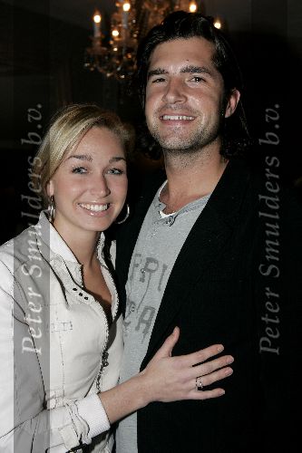Amsterdam 16 november 2005
Presentatie cosmopolitan in Mansion.
Do zangeres met haar vriend Mark
