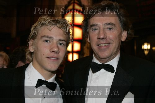 Amsterdam 21 noveber 2005
Premiere Harry Potter in Tuschinski.
Ed Nijpels met zoon Bojan