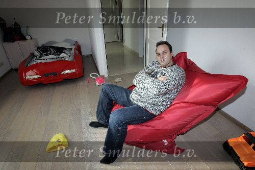 Fijnaart 5 november 2005
Frans Bauer verbouwing huis klaar.   Frans in nieuwe aanbouw