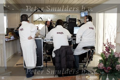 Fijnaart 5 november 2005
Frans Bauer opnames voor show van Edwin Evers van Radio 538 in huiskamer bij Frans thuis. Frans met Edwin   Rick Romijn en Niels van Baarlen