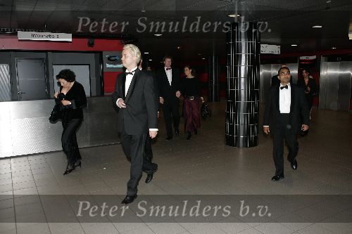 Rotterdam 9 november 2005
Premiere Holiday on ice in ahoy.
Geert Wilders met zijn vrouw Crisztina en beveiliging