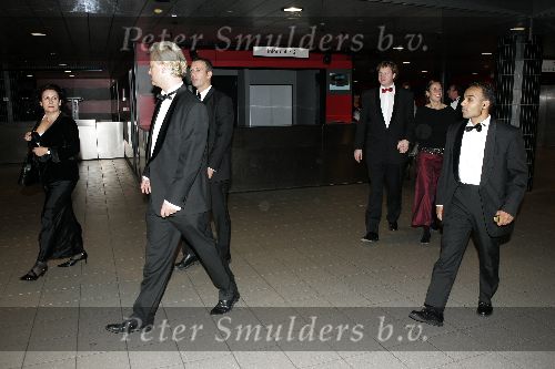 Rotterdam 9 november 2005
Premiere Holiday on ice in ahoy.
Geert Wilders met zijn vrouw Crisztina en beveiliging