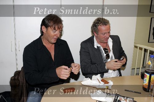 Amsterdam 10 november 2005
Presentatie dvd Gerard Joling en Gordon bij Fame.
eten kroket