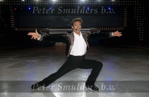 Gerard Joling als schaatser bij Holliday On Ice