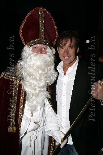 Amsterdam 27 november 2005
Guido den Aantrekker als sinterklaas met Gerard Joling.