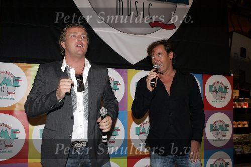 Amsterdam 10 november 2005
Presentatie dvd Gerard Joling en Gordon bij Fame.
optreden
