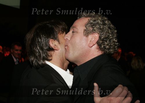 Amsterdam 27 november 2005
Lionel Ritchie optreden voor Holland casino
Gordon kussend met Gerard Joling