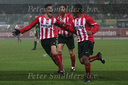 Waalwijk, 19 November 2005
Kompetitiewedstrijd seizoen 2005/2006
RKC-PSV eindstand 4-4
Ibrahim Afellay viert feest na de 1-3 van Jefferson Farfan