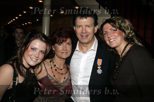 Hilversum14 november 2005
40 jaar BZN in studio 21.
Jack Veerman met dochters en vrouw