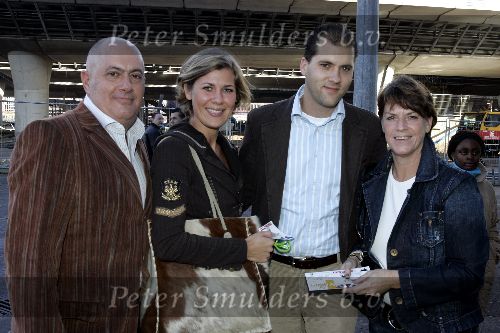 Amsterdam 16 november 2005
Premiere Chicken Little in Pathe arena.
Jack v Gelder met vrouw en zoon