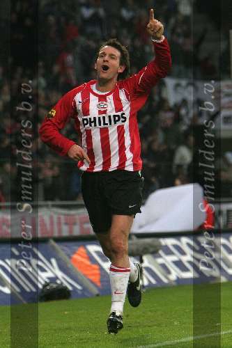 Eindhoven, 27 november 2005 Kompetitiewedstrijd Seizoen 2005/2006 
PSV-ADO Den Haag, eindstand 3-0 
Jan Vennegoor of Hesselink viert zijn 2de doelpunt
© Foto Bart Bel