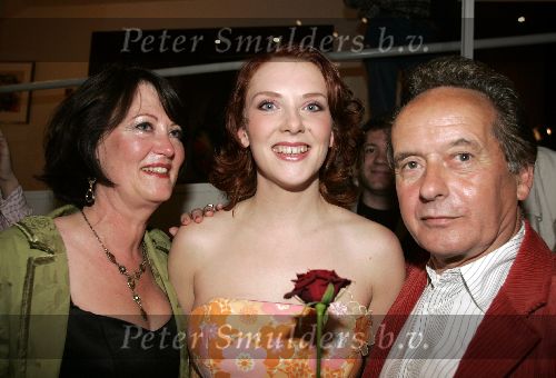 Tilburg, 20 November 2005
Premiere Turks Fruit in Stadsschouwburg Tilburg
Jelka v Houten met ouders