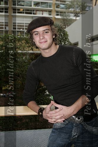 Hilversum 22 november 2005
Presentatie Grease en Doe Maar door V en V produkties.
 Jim Bakkum met petje