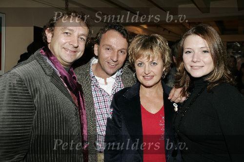 Amsterdam 7 november 2005
Presentatie boek van Agnes v Oeveren .
Jon v Eerd Dick Cohen Vera mann en Celine Purcell