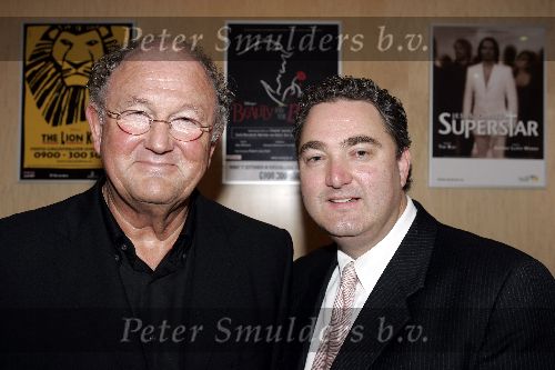 Amsterdam 7 november 2005
Joop v d Ende presenteert musicals van het nieuwe seizoen en nieuwe logo. joop en erwin v Lambaart