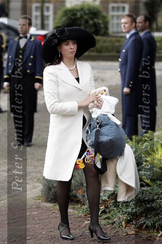 Wassenaar 19 november 2005
Doop prinses Alexia en kerk Wassenaar.
Kinder oppas Prinses alexia en Prinses amalia