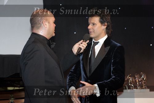 Amsterdam 28 november 2005
Beau Monde awards in het hilton.
Paul de Leeuw en Leco v Zadelhoff