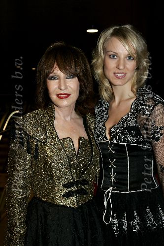 Rotterdam 9 november 2005
Premiere Holiday on ice in ahoy.
Liesbeth list met dochter