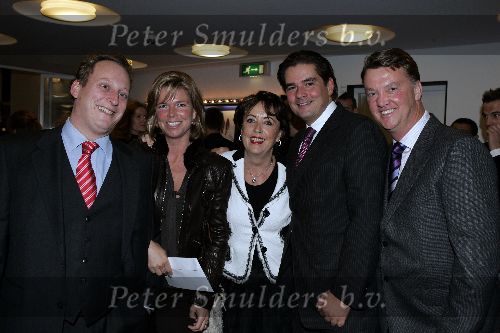 Utrecht 3 november 2005
Premiere Jesus Christ superstar in schouwburg Utrecht.
Louis v Gaal met Truus v Gaal Opmeer en vrienden