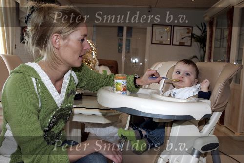 Fijnaart 5 november 2005
Frans Bauer verbouwing huis klaar. Mariska met Frans jr