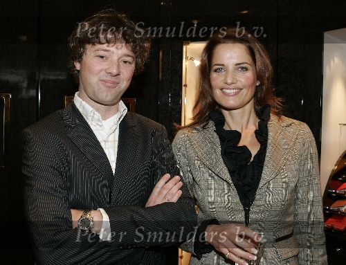 Amsterdam 21 november 2005
Presentatie boek Jaap Jongbloed en Simon Vuyk bij Mont Blanc op pc hooftstraat. Frits Sissing  Mariska Hulscher