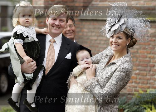 Wassenaar 19 november 2005
Doop prinses Alexia en kerk Wassenaar.
Maxima met Alexia en Prins Willem Alexander met Amalia