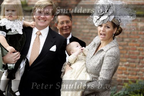 Wassenaar 19 november 2005
Doop prinses Alexia en kerk Wassenaar.
Maxima met Alexia en Prins Willem Alexander met Amalia