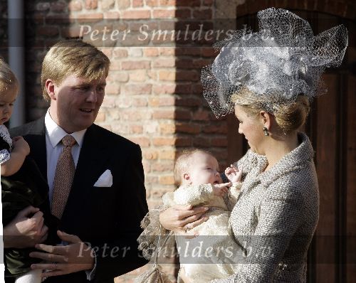 Wassenaar 19 november 2005
Doop prinses Alexia en kerk Wassenaar.
Maxima met Alexia en Prins Willem Alexander met Amalia
Peter Smulders bv
