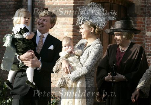 Wassenaar 19 november 2005
Doop prinses Alexia en kerk Wassenaar.
Prinses Maxima Alexia Amalia en Prins Willem Alexander en Koningin Beatrix