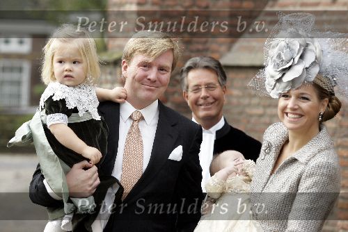 Wassenaar 19 november 2005
Doop prinses Alexia en kerk Wassenaar.
Maxima met Alexia en Prins Willem Alexander met Amalia