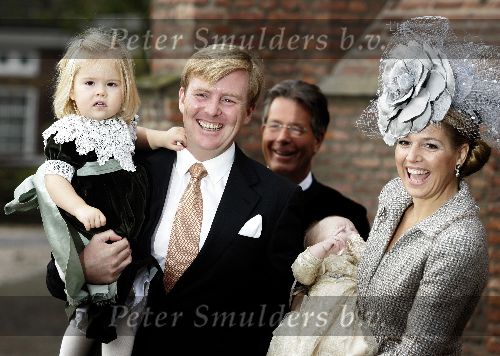 Wassenaar 19 november 2005
Doop prinses Alexia en kerk Wassenaar.
Maxima met Alexia en Prins Willem Alexander met Amalia