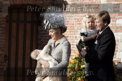 Wassenaar 19 november 2005
Doop prinses Alexia en kerk Wassenaar.
Maxima met Alexia en Prins Willem Alexander met Amalia