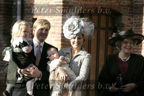 Wassenaar 19 november 2005
Doop prinses Alexia en kerk Wassenaar.
Prinses Maxima Alexia Amalia en Prins Willem Alexander en Koningin Beatrix