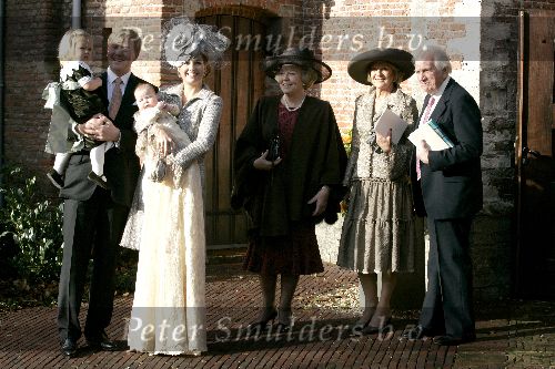 Wassenaar 19 november 2005
Doop prinses Alexia en kerk Wassenaar.
Prinses Maxima Alexia Amalia en Prins Willem Alexander en Koningin Beatrix Marie Carmen Zorreguieta en Jorge Zorrequieta