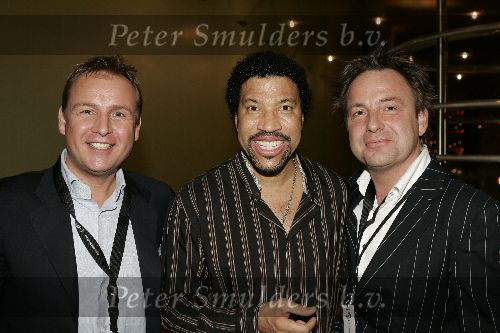 Amsterdam 27 november 2005
Lionel Ritchie optreden voor Holland casino
Lionel met Mike Dobbinga en Chris entertainment groep