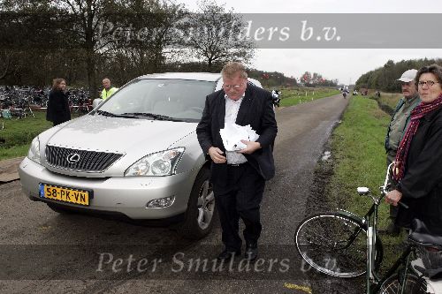 Muiderberg 12 oktober 2005
Dag tegen aanleg A6 en A9.
Peter Hofstra met jeep