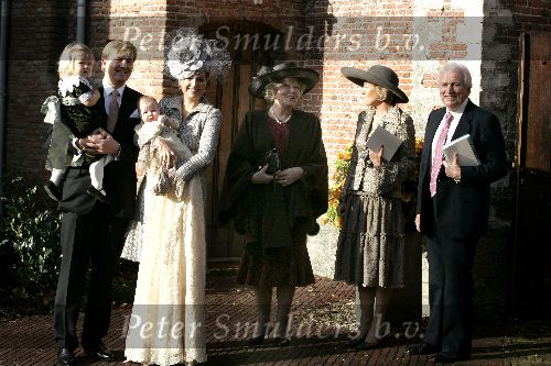 Wassenaar 19 november 2005
Doop prinses Alexia en kerk Wassenaar.
Prinses Maxima Alexia Amalia en Prins Willem Alexander en Koningin Beatrix Marie Carmen Zorreguieta en Jorge Zorrequieta