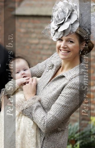 Wassenaar 19 november 2005
Doop prinses Alexia en kerk Wassenaar.
Maxima met Alexia en Prins Willem Alexander met Amalia