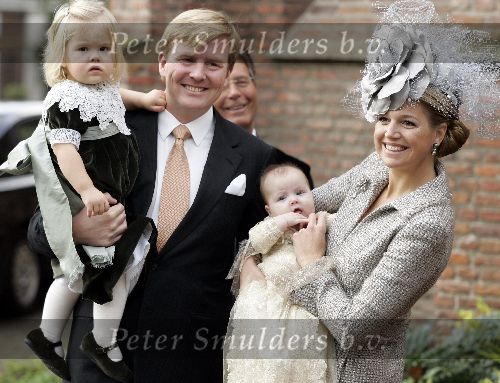 Wassenaar 19 november 2005
Doop prinses Alexia en kerk Wassenaar.
Maxima met Alexia en Prins Willem Alexander met Amalia