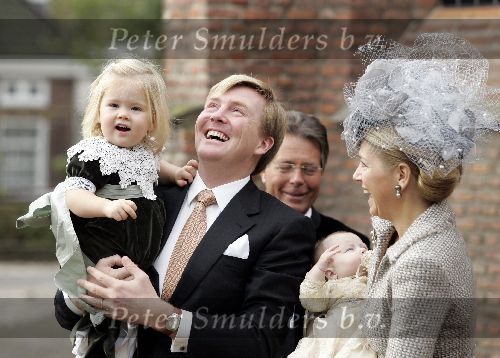 Wassenaar 19 november 2005
Doop prinses Alexia en kerk Wassenaar.
Maxima met Alexia en Prins Willem Alexander met Amalia