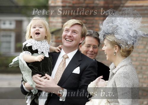 Wassenaar 19 november 2005
Doop prinses Alexia en kerk Wassenaar.
Maxima met Alexia en Prins Willem Alexander met Amalia