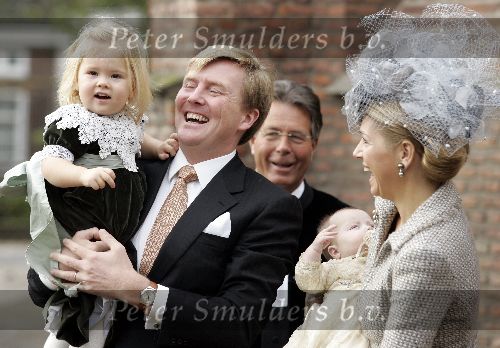 Wassenaar 19 november 2005
Doop prinses Alexia en kerk Wassenaar.
Maxima met Alexia en Prins Willem Alexander met Amalia