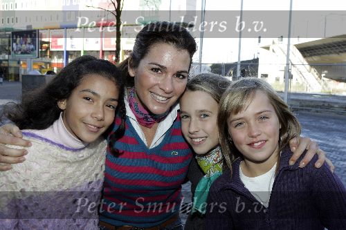Amsterdam 16 november 2005
Premiere Chicken Little in Pathe arena.
Quinty Trustfull  met dochter en vriendinnen