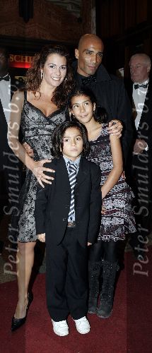 Amsterdam 21 noveber 2005
Premiere Harry Potter in Tuschinski.
Quinty Trustfull met Orlando Trustfull en kinderen