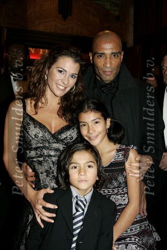 Amsterdam 21 noveber 2005
Premiere Harry Potter in Tuschinski.
Quinty Trustfull met Orlando Trustfull en kinderen