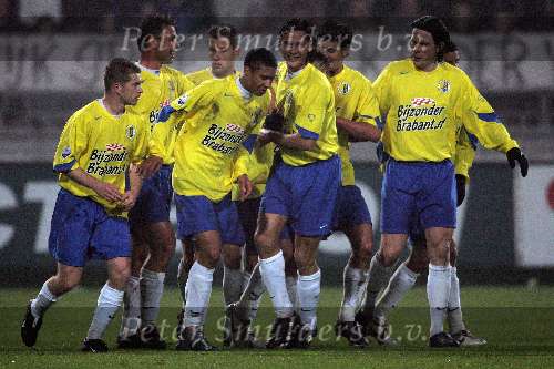 Waalwijk, 19 November 2005
Kompetitiewedstrijd seizoen 2005/2006
RKC-PSV eindstand 4-4
Vreugde bij RKC nadat ze op 4-3 voorsprong komen