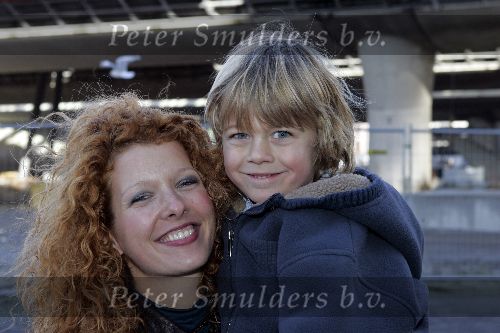 Amsterdam 16 november 2005
Premiere Chicken Little in Pathe arena.
Renate Schutte met zoontje