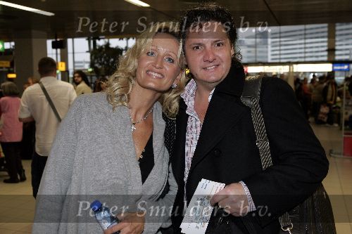 Schiphol 2 november 2005
Rene Froger vertrekt met zijn vrouw Natasja via Londen naar New York om daar de marathon te lopen.