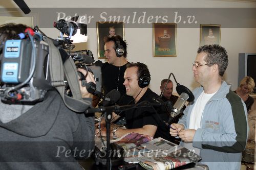 Fijnaart 5 november 2005
Frans Bauer opnames voor show van Edwin Evers van Radio 538 in huiskamer bij Frans thuis.  Rick Romijn(r) en Niels v Baarlen